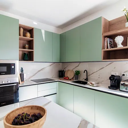 Riva - By Myhomeincomo Вилла